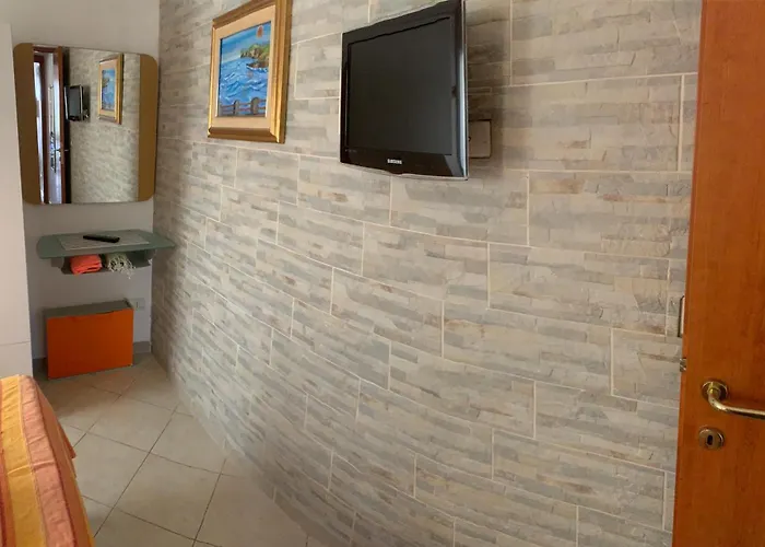 Aris Πανσιόν Αλγκέρο